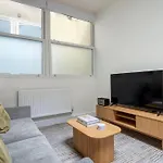 Luxury 2 Bed Apartment In Knightsbridge