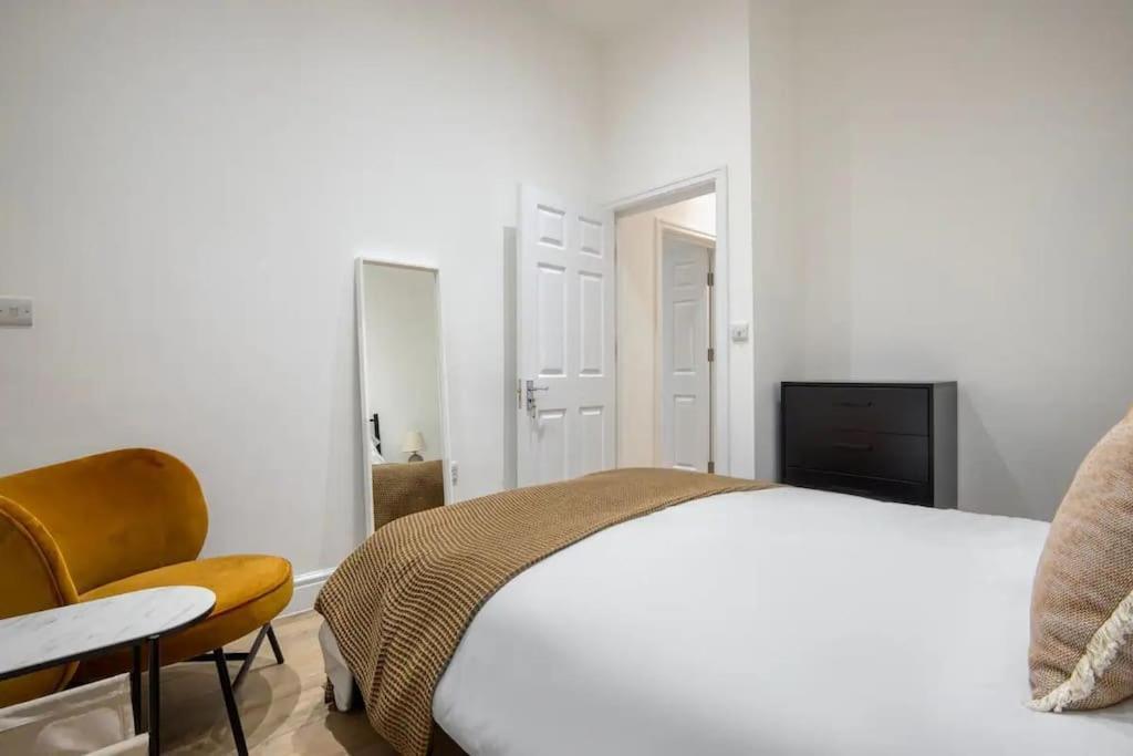 Luxury 2 Bed In Knightsbridge *