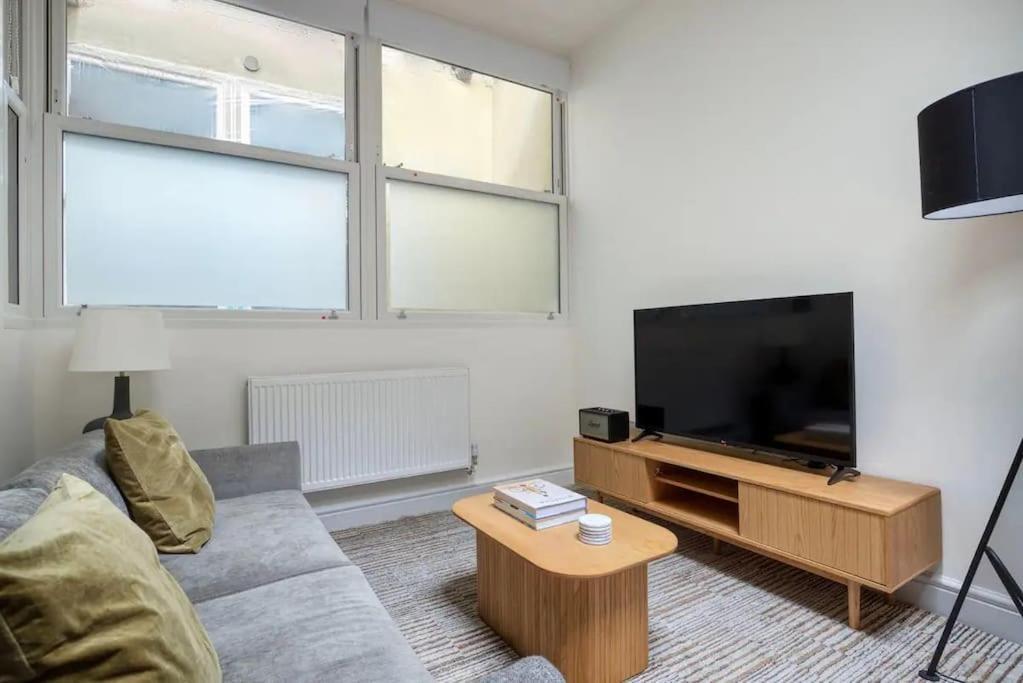 Luxury 2 Bed In Knightsbridge Appartamento *